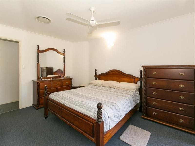 17 Adelong Ave, Thagoona QLD 4306