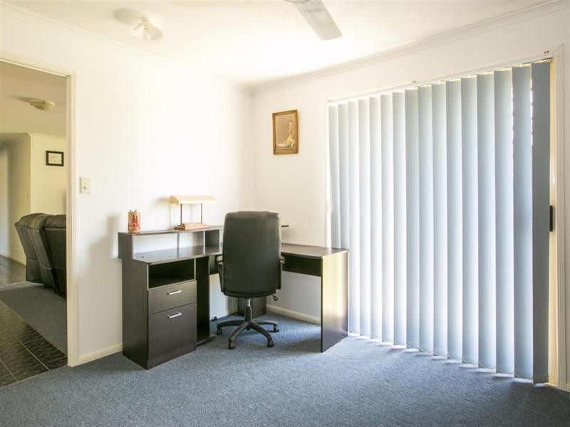 17 Adelong Ave, Thagoona QLD 4306