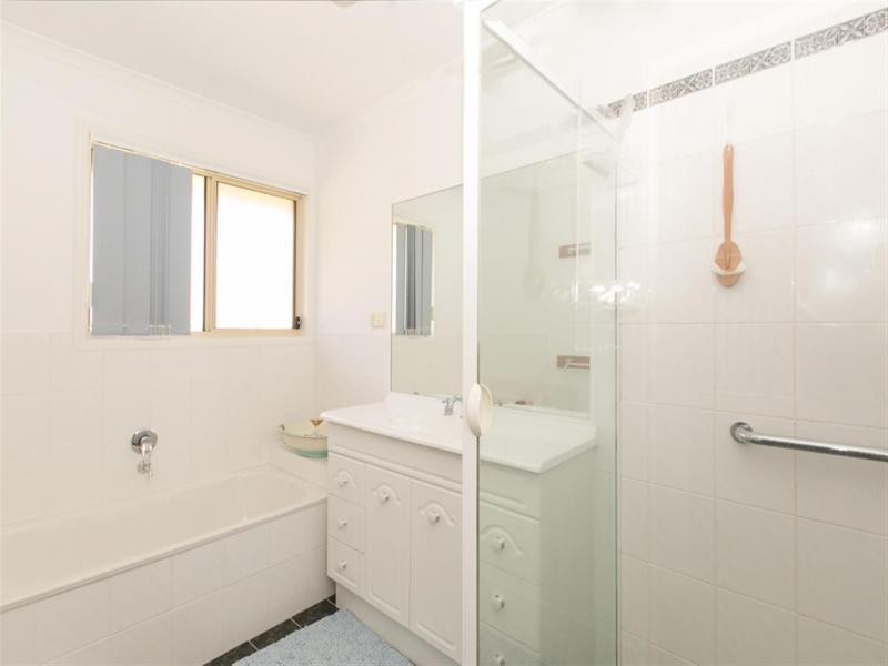 17 Adelong Ave, Thagoona QLD 4306