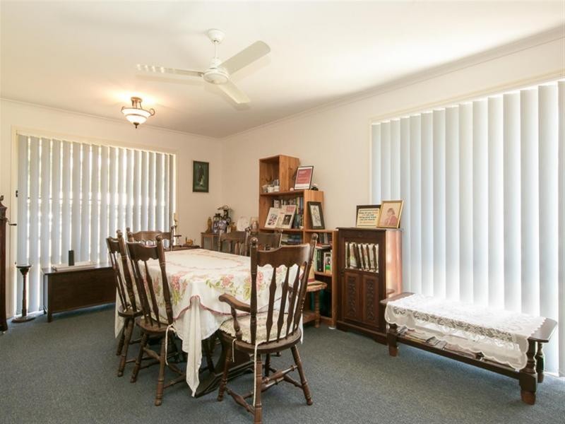 17 Adelong Ave, Thagoona QLD 4306