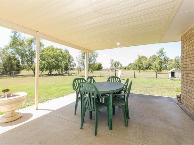 17 Adelong Ave, Thagoona QLD 4306