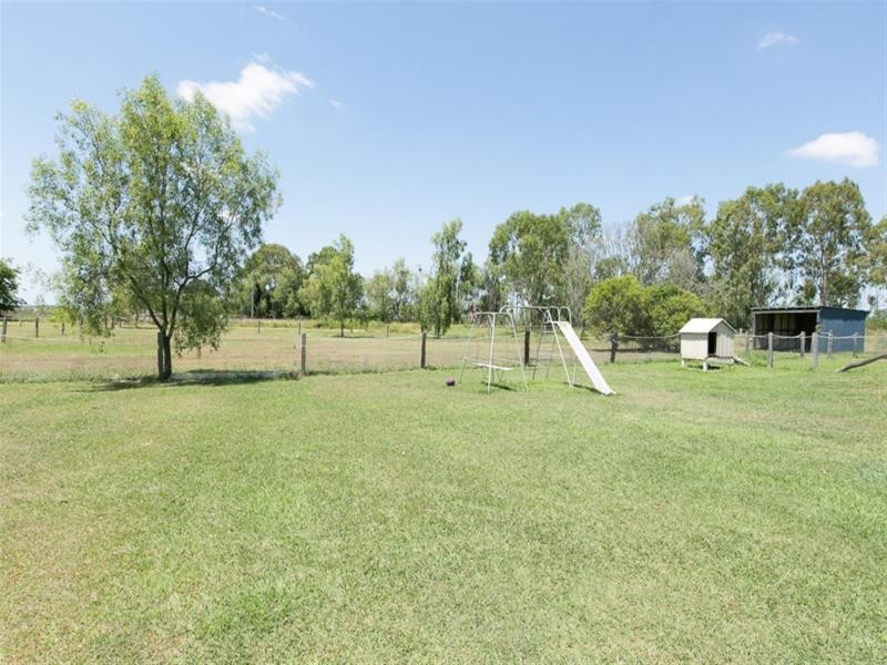 17 Adelong Ave, Thagoona QLD 4306