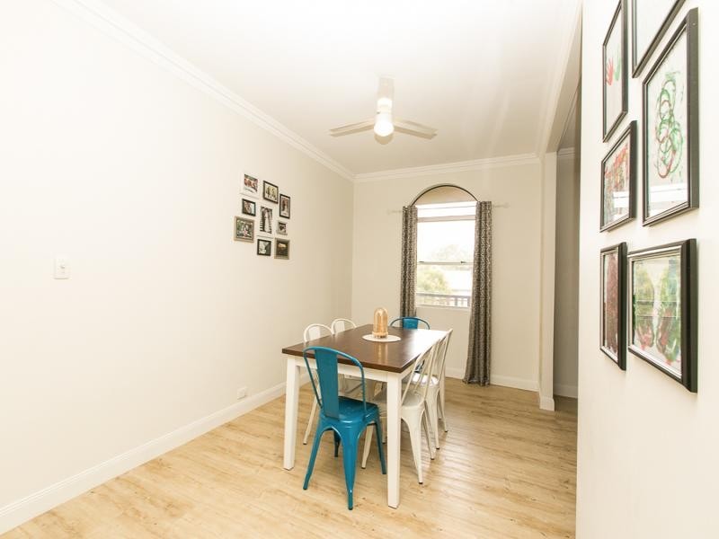 1 Honeysuckle Ct, Walloon QLD 4306
