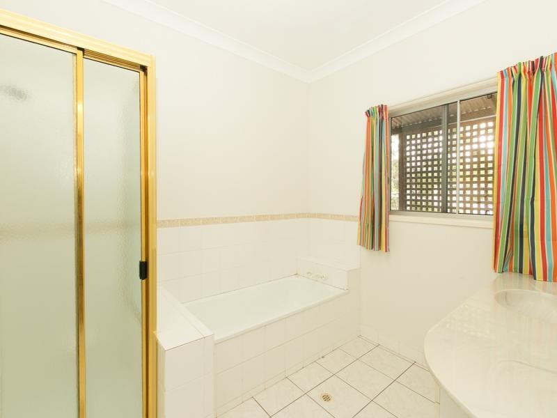 1 Honeysuckle Ct, Walloon QLD 4306