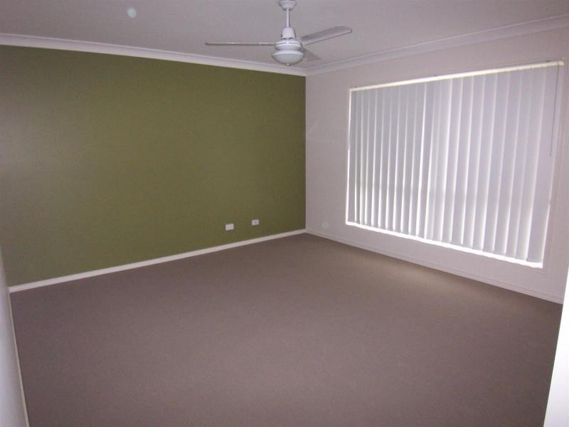 10 Claydon Pl, Rosewood QLD 4340