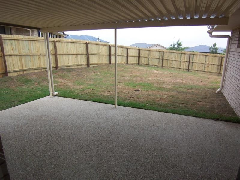 10 Claydon Pl, Rosewood QLD 4340