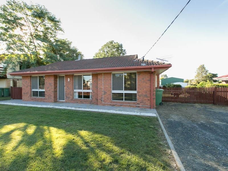 9 Bell st, Walloon QLD 4306