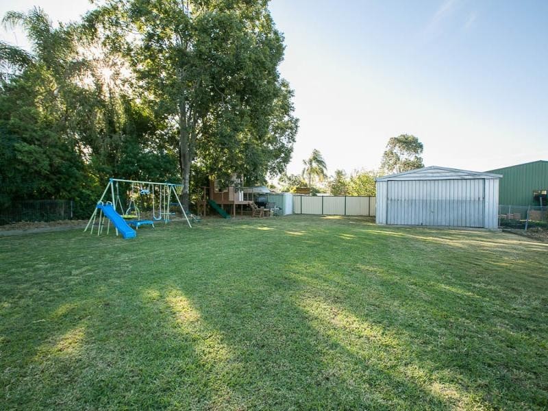 9 Bell st, Walloon QLD 4306