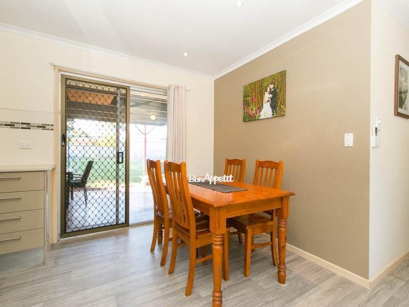 9 Bell st, Walloon QLD 4306