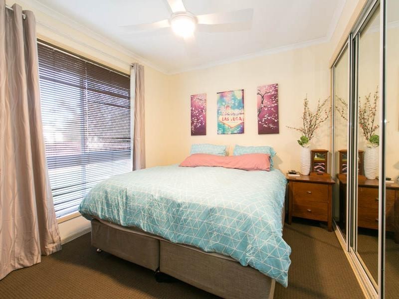 9 Bell st, Walloon QLD 4306