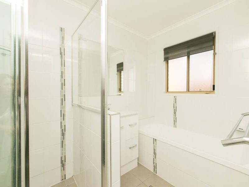 25 Farrell Dr, Walloon QLD 4306