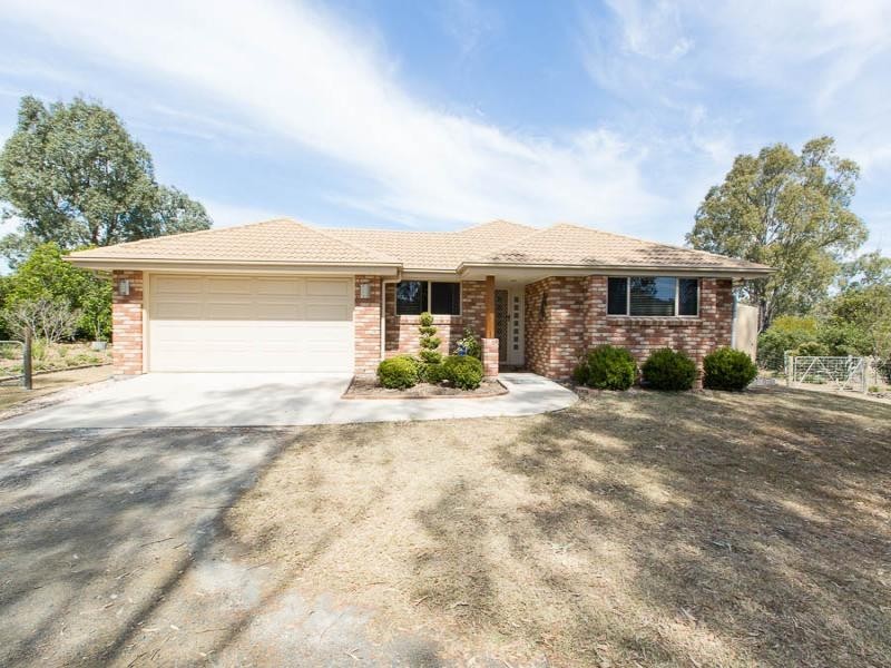 42 Glencoe Place, Thagoona QLD 4306