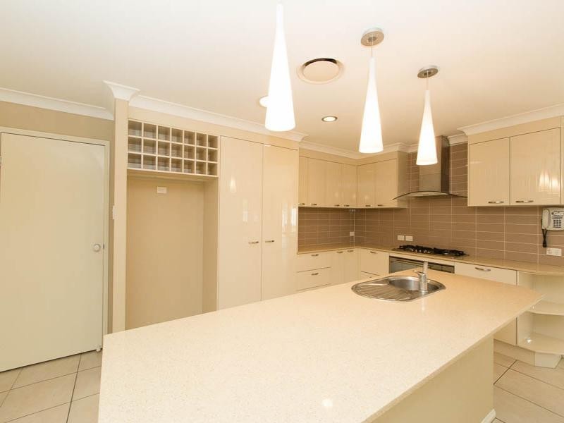 42 Glencoe Place, Thagoona QLD 4306