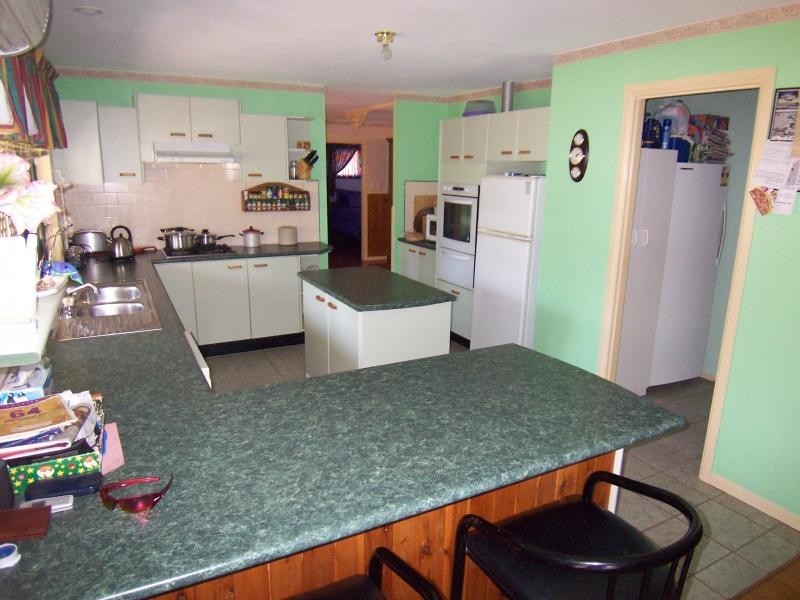 15 Lexcen Crt, Kensington Grove QLD 4341