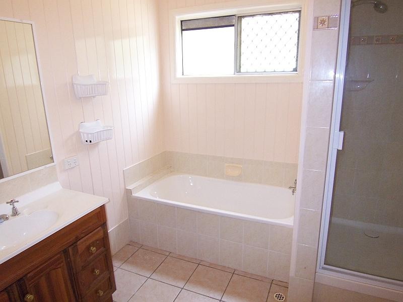 15 Short St, Walloon QLD 4306