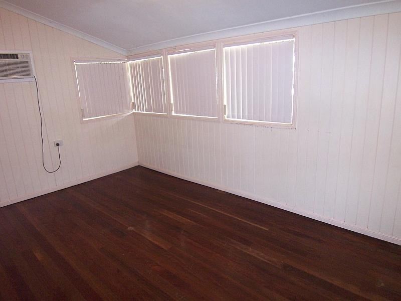 15 Short St, Walloon QLD 4306