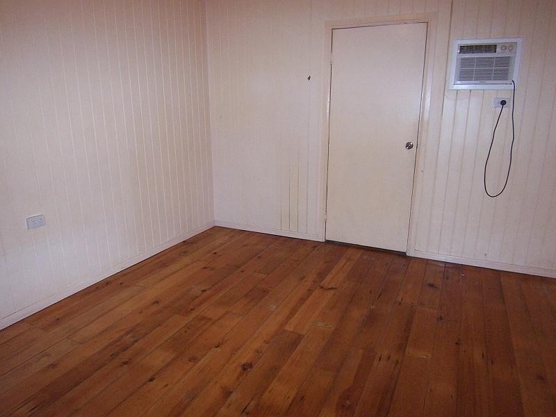 15 Short St, Walloon QLD 4306