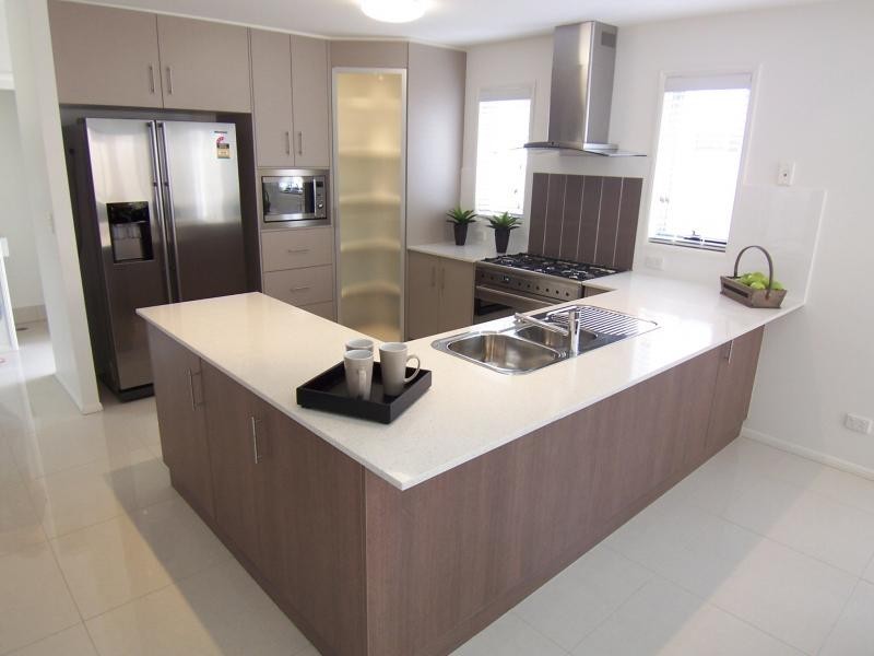 17 Waratah Cr, Springfield Lakes QLD 4300