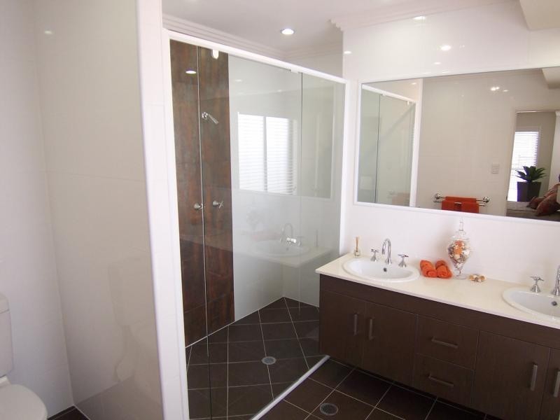 15 Waratah cr, Springfield Lakes QLD 4300