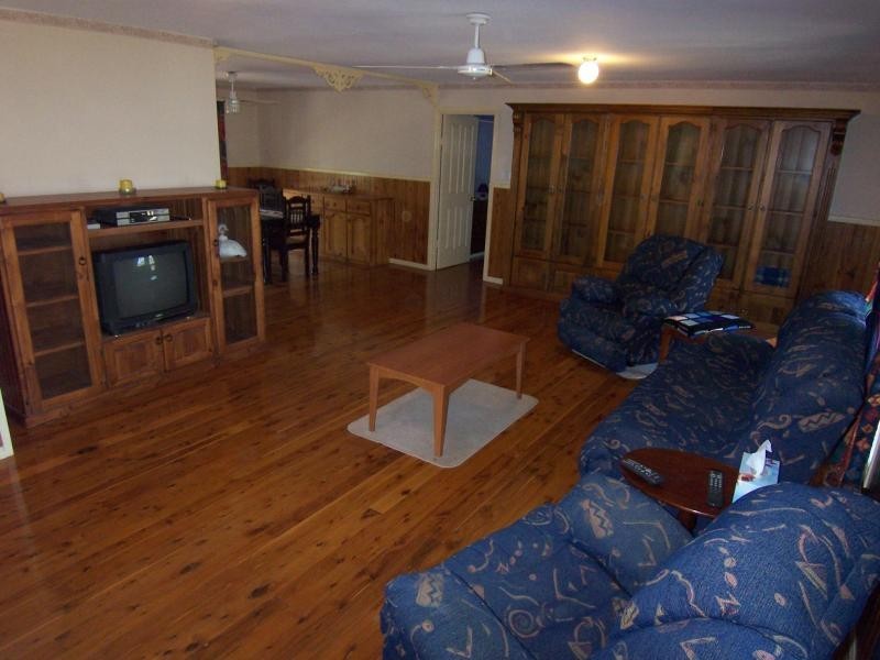 15 Lexcen Crt, Kensington Grove QLD 4341