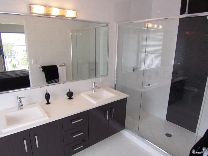 17 Waratah Cr, Springfield Lakes QLD 4300