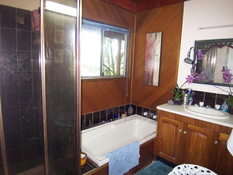 9 Anthonys Rd, Walloon QLD 4306