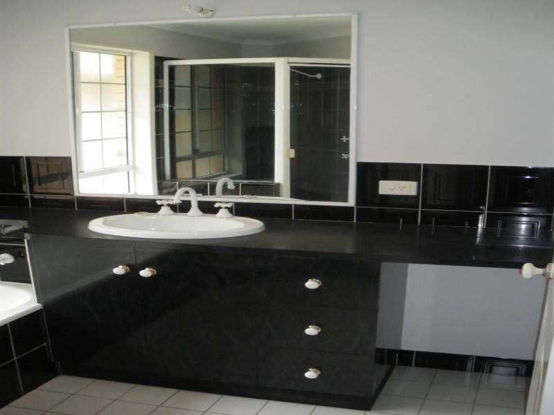 Thagoona QLD 4306