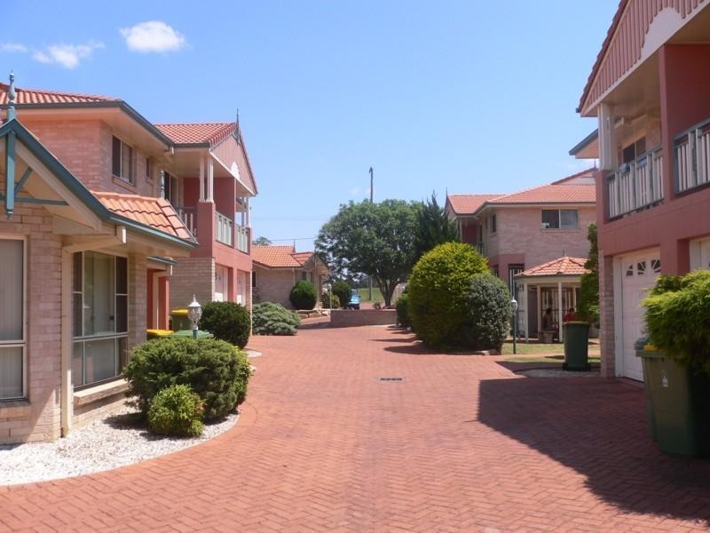 Kearneys Spring QLD 4350
