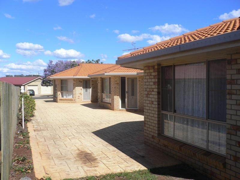 Kearneys Spring QLD 4350