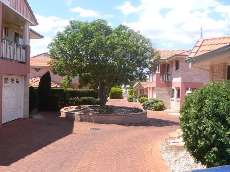 Kearneys Spring QLD 4350