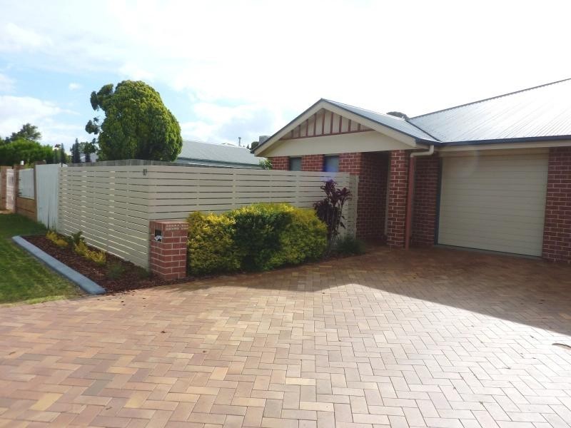 Kearneys Spring QLD 4350