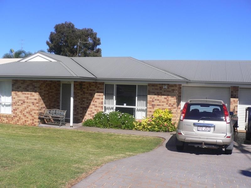 421 Hume Street, Kearneys Spring QLD 4350