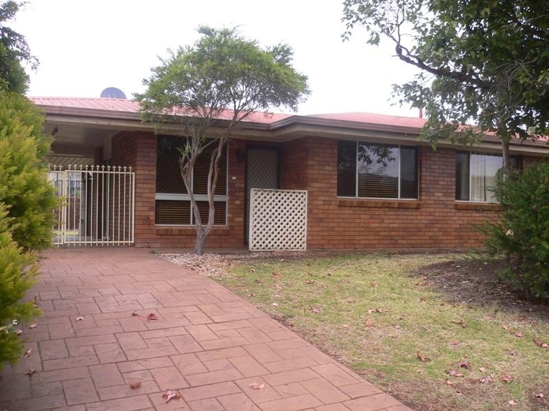 12 Kratzman Court, Kearneys Spring QLD 4350