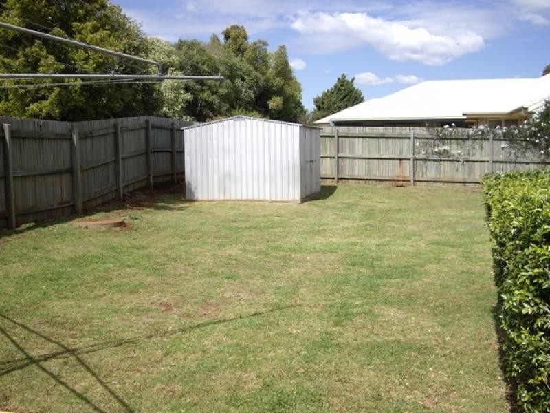 Kearneys Spring QLD 4350