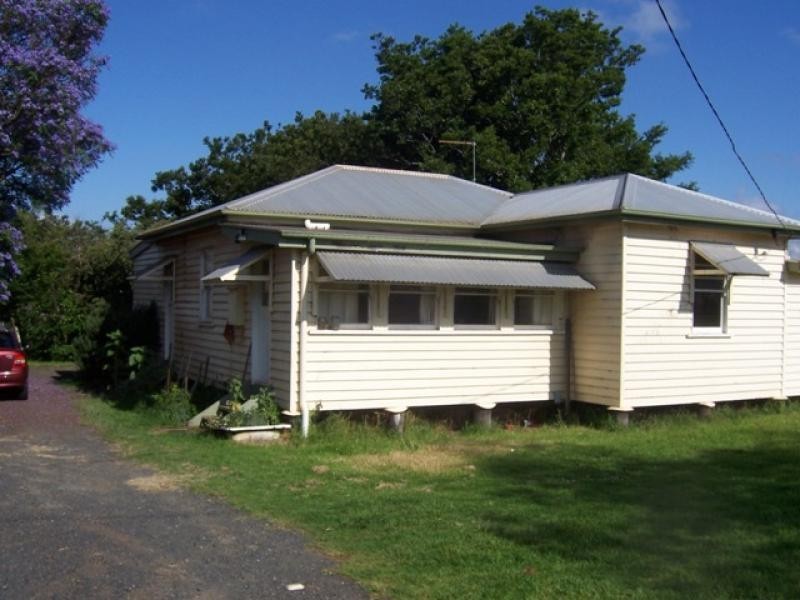 438 West Street, Kearneys Spring QLD 4350