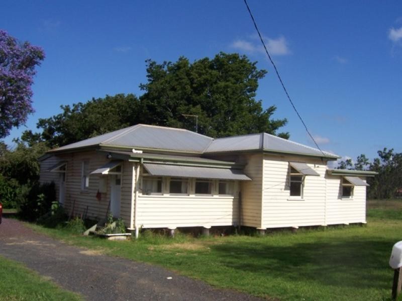 438 West Street, Kearneys Spring QLD 4350