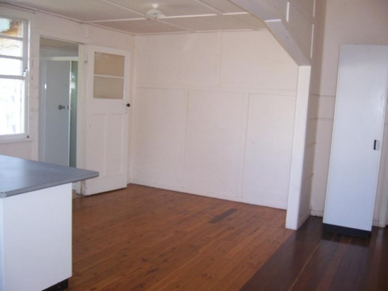 438 West Street, Kearneys Spring QLD 4350