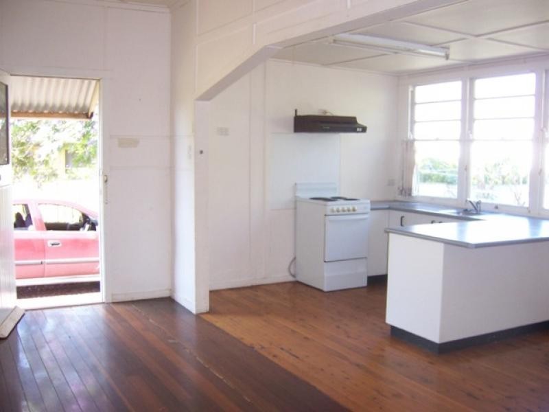 438 West Street, Kearneys Spring QLD 4350