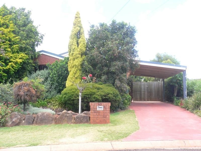 10 Heinemann Crt, Kearneys Spring QLD 4350