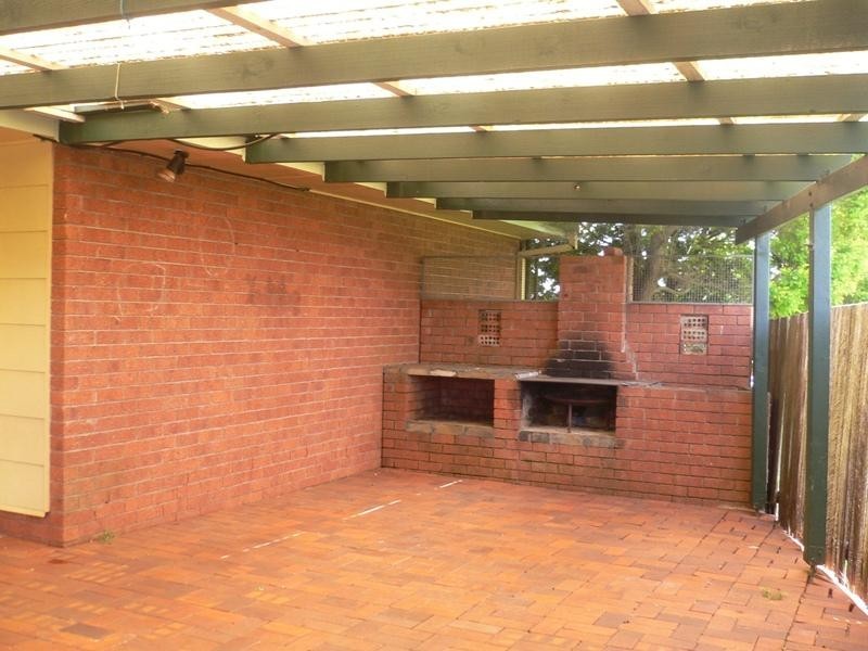 10 Heinemann Crt, Kearneys Spring QLD 4350