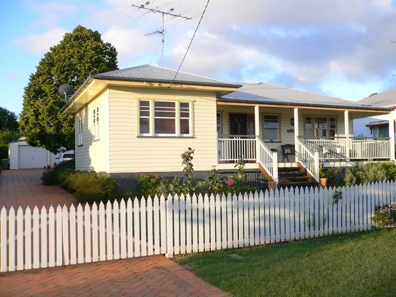 23 Ipswich Street, East Toowoomba QLD 4350