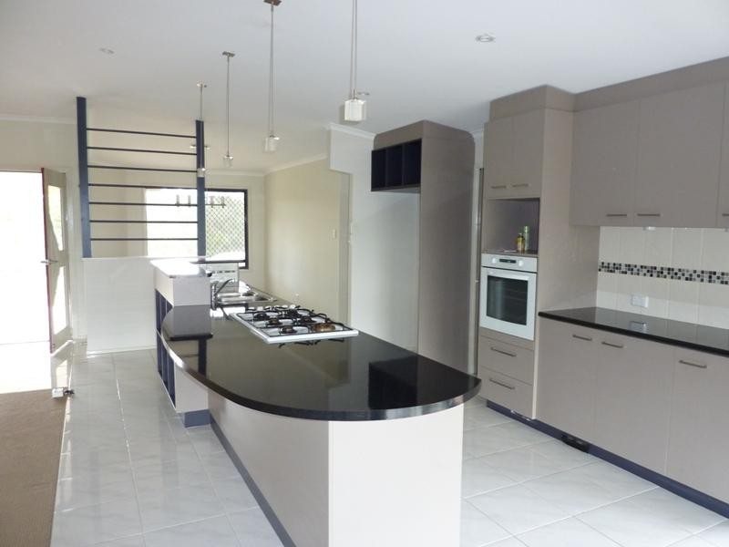 Upper Lockyer QLD 4352