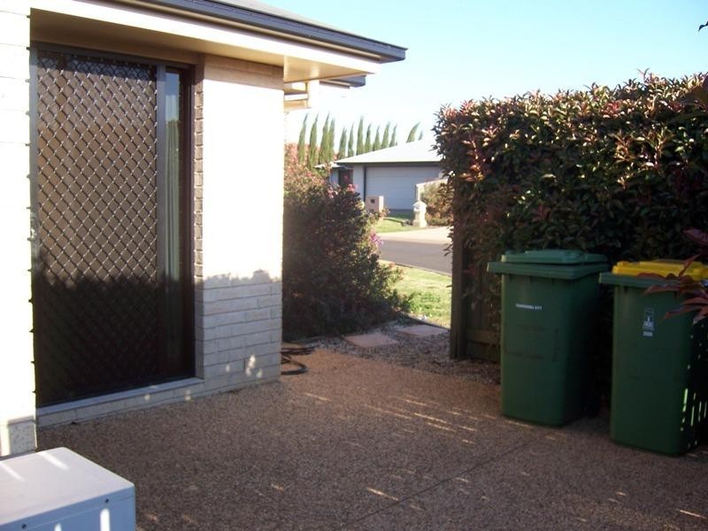 Kearneys Spring QLD 4350