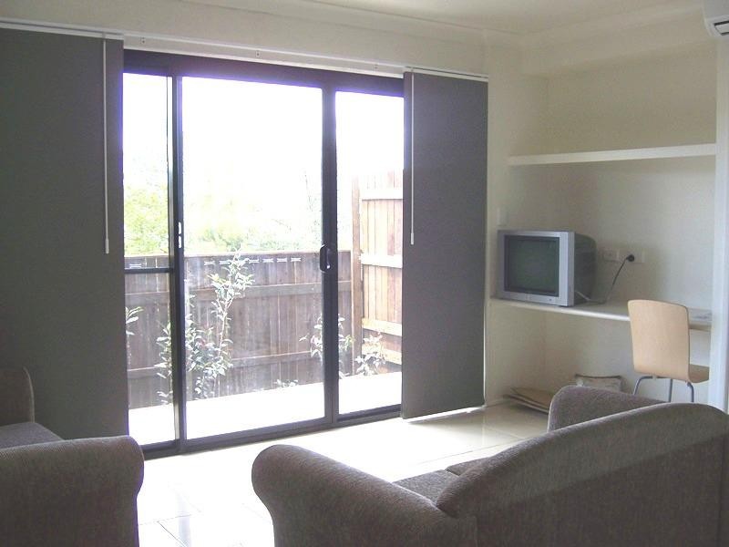 3/3 Uni Plaza Court, Kearneys Spring QLD 4350