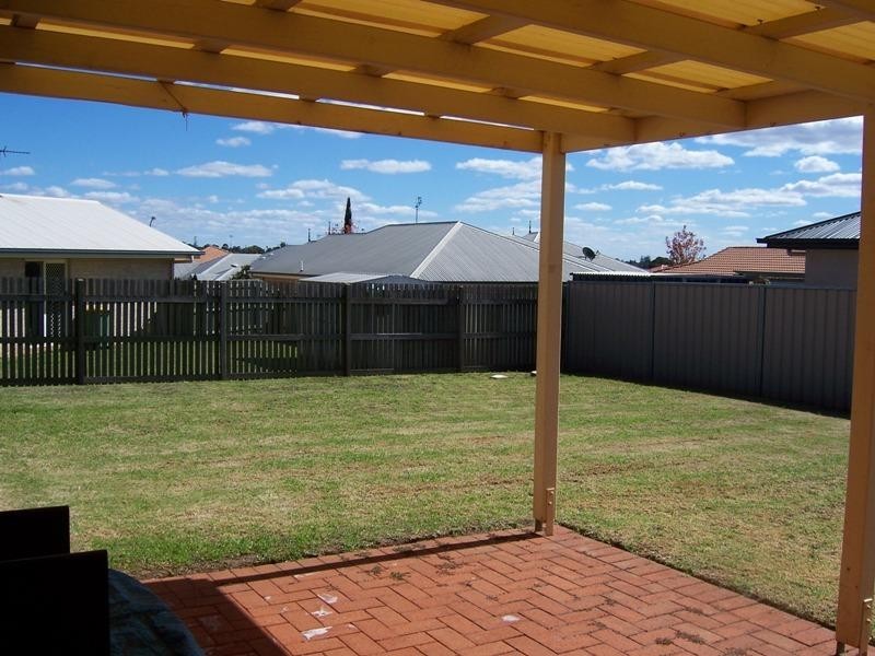 539 Hume Street, Kearneys Spring QLD 4350