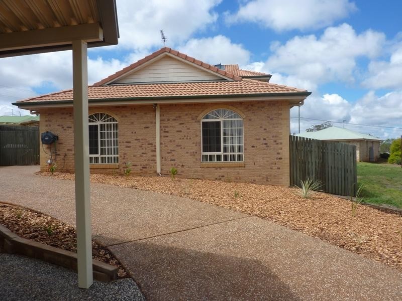 52 Dalzell Crescent, Darling Heights QLD 4350