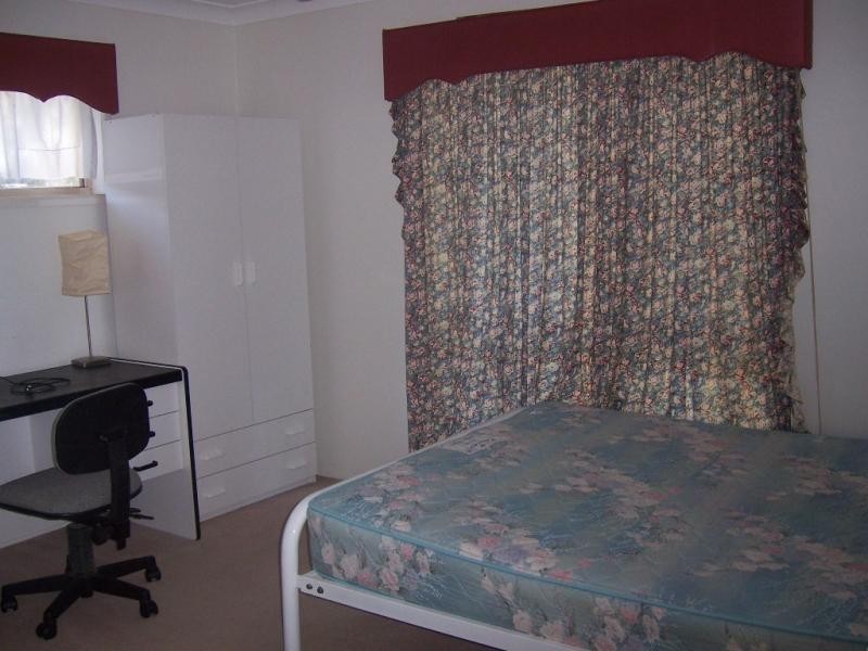 Kearneys Spring QLD 4350