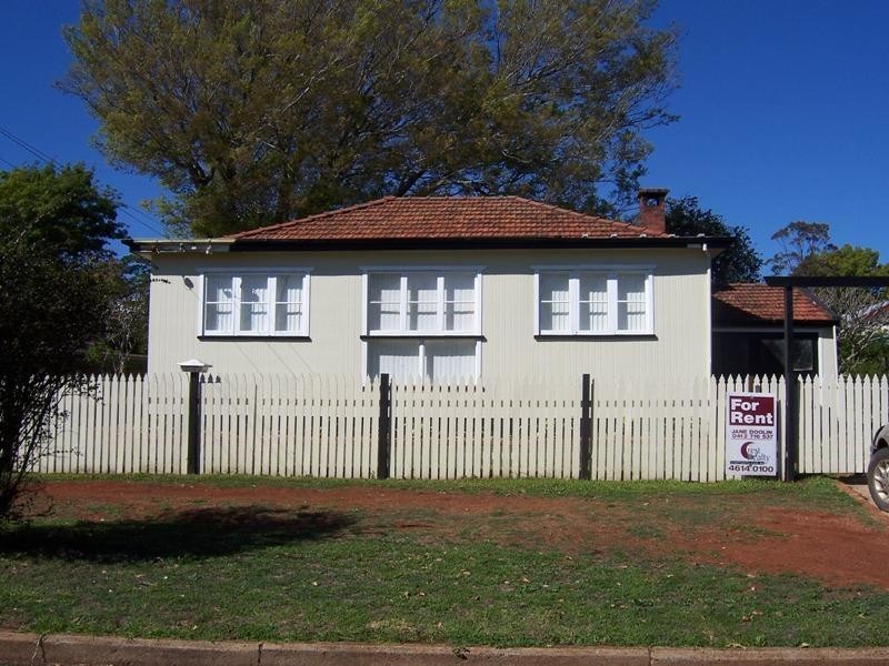 Centenary Heights QLD 4350