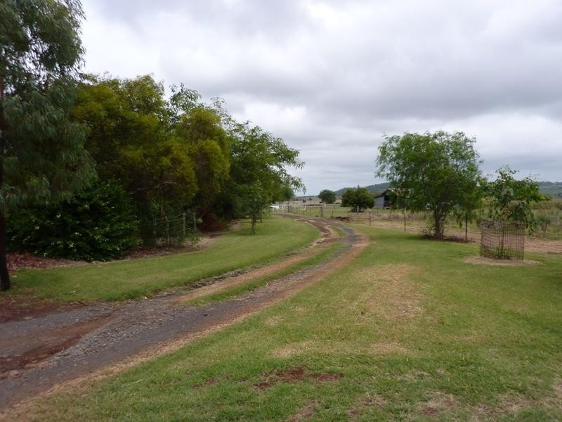 E Drews Road, Wellcamp QLD 4350