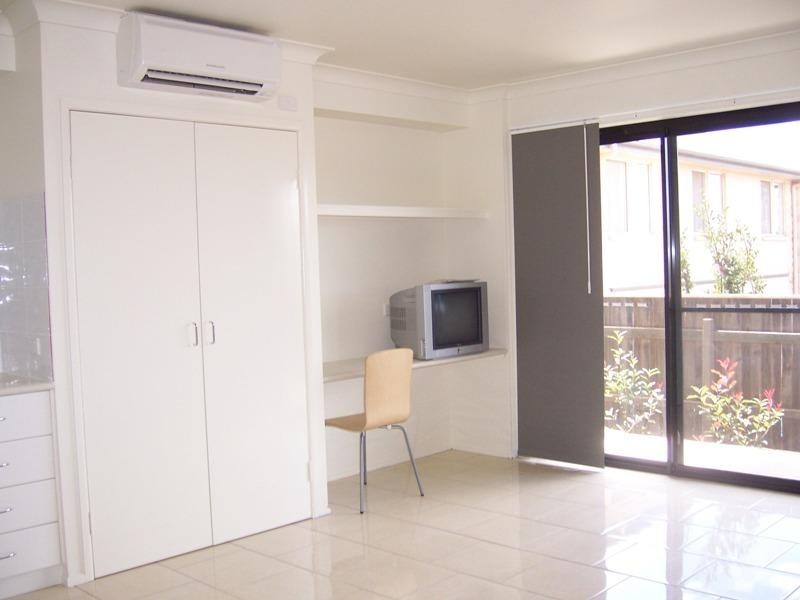 Kearneys Spring QLD 4350